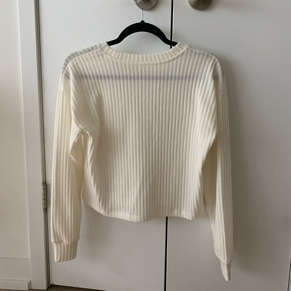 ArItzia White knit long sleeve - Picture 3 of 3